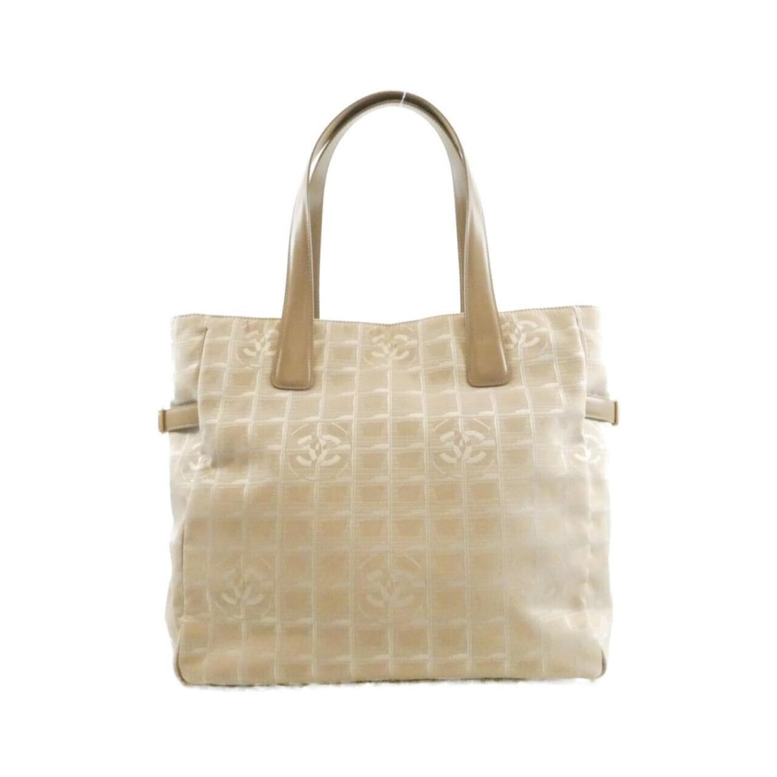 Chanel Travel Line 15825 Shoulder Bag: --- Catalog ---Category: SizeSize (HxWxD): 32cm x 35cm x 12cm / 12.59'' x 13.77'' x 4.72''Category: DesignType: Shoulder bagColor: BeigeGender: WomenMaterial: Nylon Hardware Color: Matte