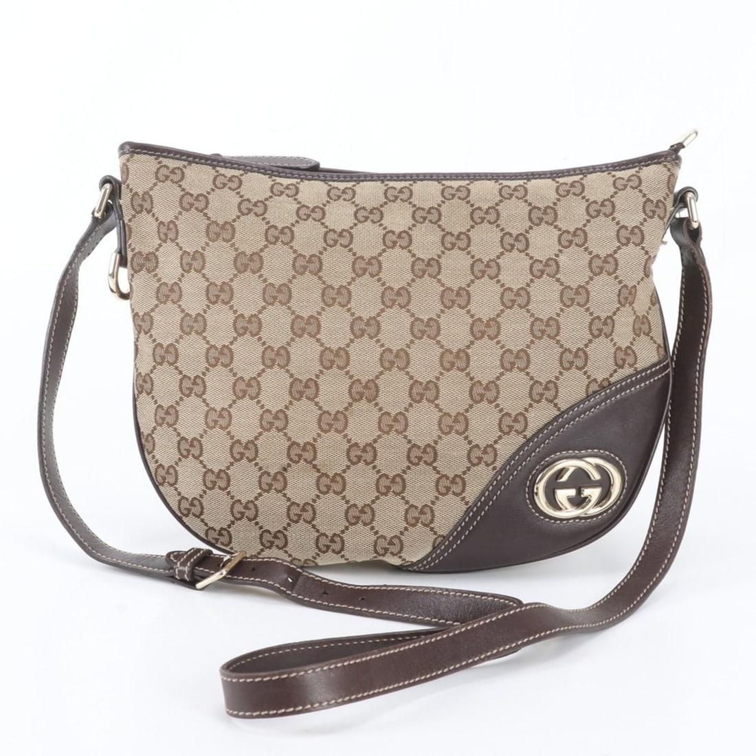 Gucci GG Canvas New Brit 169998 Leather Shoulder Bag Crossbody for Women: --- Catalog ---Category: SizeSize (HxWxD): 22cm x 24cm x 2cm / 8.66'' x 9.44'' x 0.78''Category: DesignType: Shoulder bagColor: BrownGender: WomenMaterial: Leather , Canvas Category: GeneralBrand: Guc