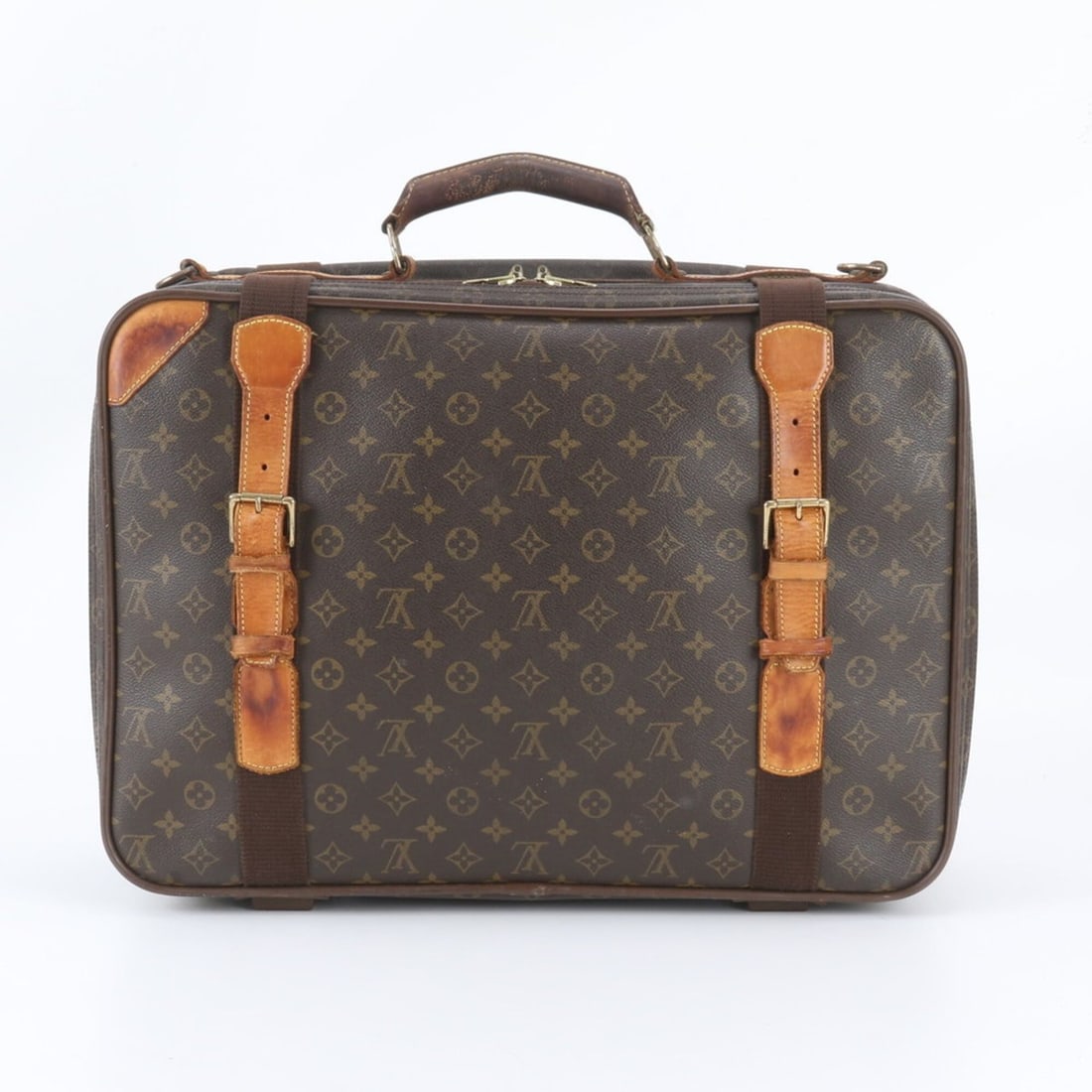Louis Vuitton Monogram Satellite 53 M23356 Leather Boston Handbag Carry-on Bag for Men: --- Catalog ---Category: SizeSize (HxWxD): 37cm x 52cm x 16cm / 14.56'' x 20.47'' x 6.29''Category: DesignType: Boston bagColor: BrownGender: MenMaterial: Leather , Coated canvas Category: