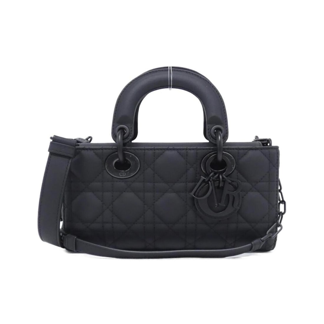 Christian Dior Lady D-Joy Small M0613SLOI Handbag: --- Catalog ---Category: SizeSize (HxWxD): 11cm x 22cm x 6cm / 4.33'' x 8.66'' x 2.36''Category: DesignType: HandbagColor: BlackGender: WomenCategory: GeneralMPN: M0613SLOIBrand: Christian Dior---