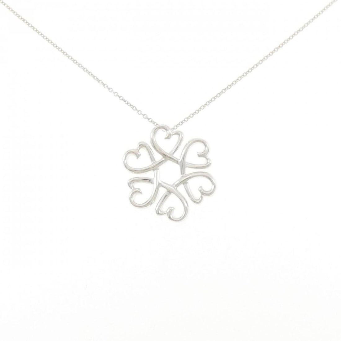 Tiffany Loving Heart Medallion Necklace: --- Catalog ---Category: SizePendant Size: 21.4mm x 19.1mm / 0.84'' x 0.75''Neck Circumference: 42 cm / 16.53''Category: DesignColor: SilverGender: WomenMaterial: Silver 925Pendant Type: