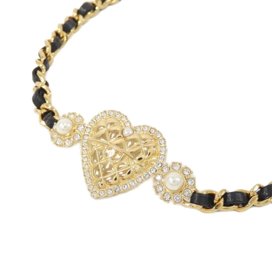 Chanel ABC855 Choker: --- Catalog ---Category: SizePendant Size: 25mm x 50mm / 0.98'' x 1.96''Neck Circumference: 39 cm / 15.35''Category: DesignColor: Black, WhiteGender: WomenNecklace Type: ChokerCategory: GeneralMPN: