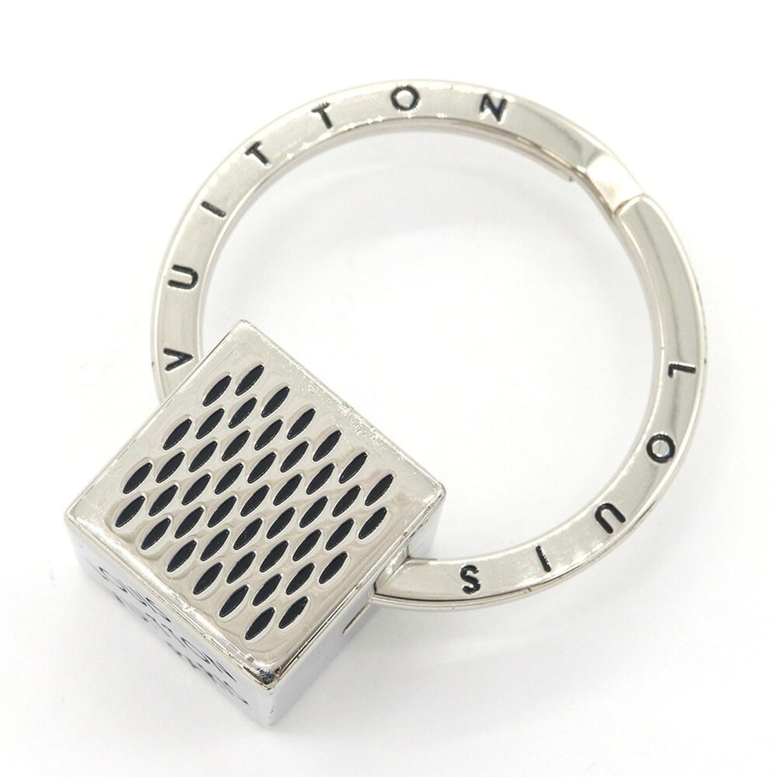 Louis Vuitton Damier Cube Keyring M67920 Silver Metal Keychain Square Men's LOUIS VUITTON: --- Catalog ---Category: SizeRing Diameter: 4.2cm / 1.65''Category: DesignType: KeyringColor: Damier CanvasGender: MenMaterial: MetalCategory: GeneralMPN: M67920Brand: Louis VuittonCountry of Origin: