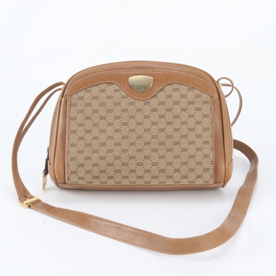 Vintage Gucci Micro GG Leather Canvas Shoulder Bag - Women's Brand: --- Catalog ---Category: SizeSize (HxWxD): 17cm x 23cm x 6cm / 6.69'' x 9.05'' x 2.36''Category: DesignType: Shoulder bagColor: BrownGender: WomenMaterial: Canvas , Leather Category: GeneralBrand: Guc