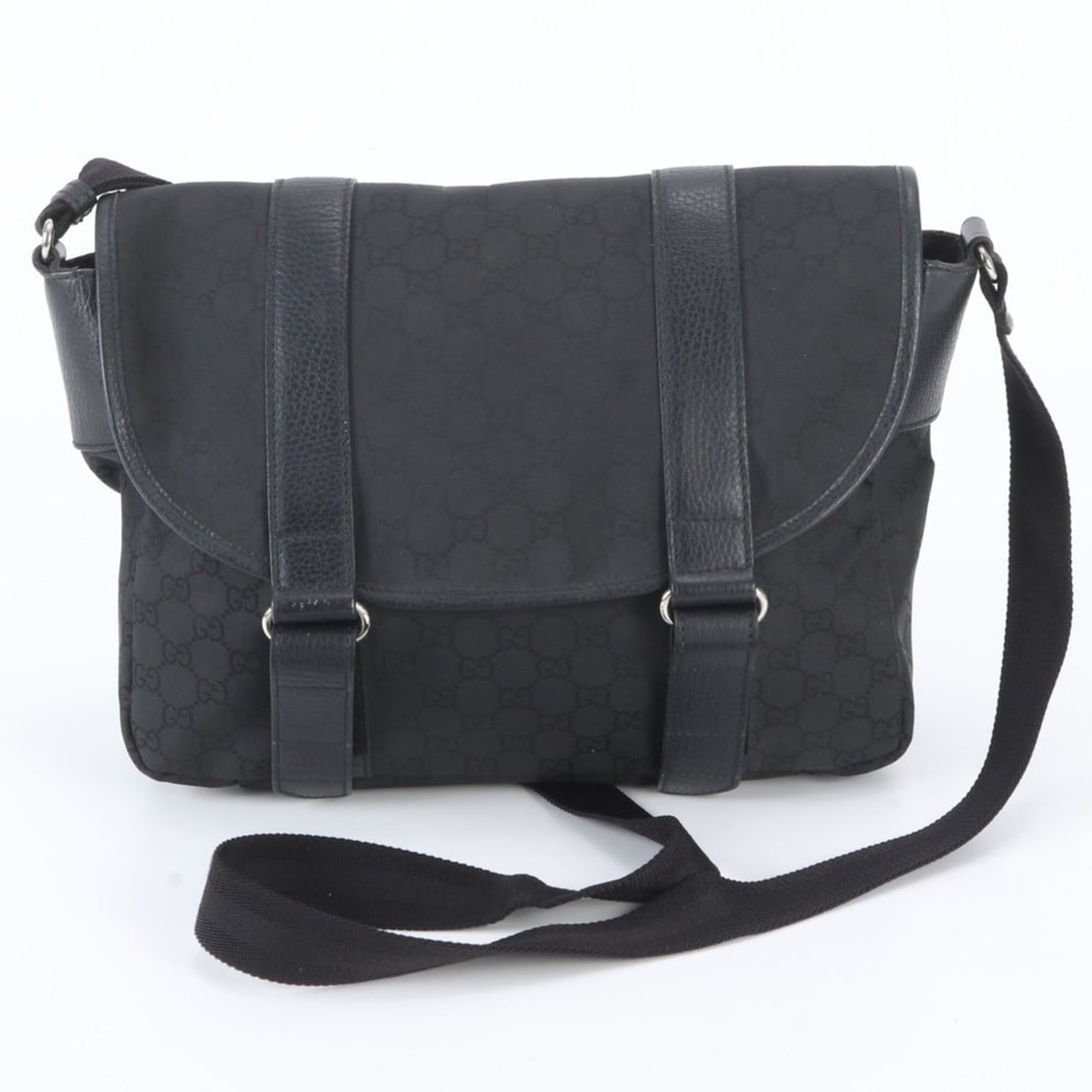 Gucci GG Canvas 374423 Leather Shoulder Bag Messenger Black A4 Men's: --- Catalog ---Category: SizeSize (HxWxD): 24cm x 32cm x 8cm / 9.44'' x 12.59'' x 3.14''Category: DesignType: Shoulder bagColor: BlackGender: MenMaterial: GG canvas Category: GeneralMPN: 374423Brand: 