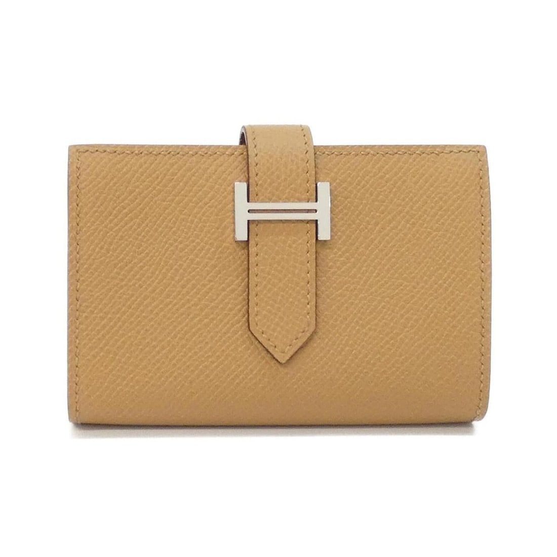 Hermes Bearn Mini 039796CK Wallet: --- Catalog ---Category: SizeSize (HxWxD): 7cm x 10.5cm x 1.5cm / 2.75'' x 4.13'' x 0.59''Category: DesignType: Wallet (bi-fold)Color: Biscuit, BrownGender: Women,MenMaterial: Epsom leather Category: