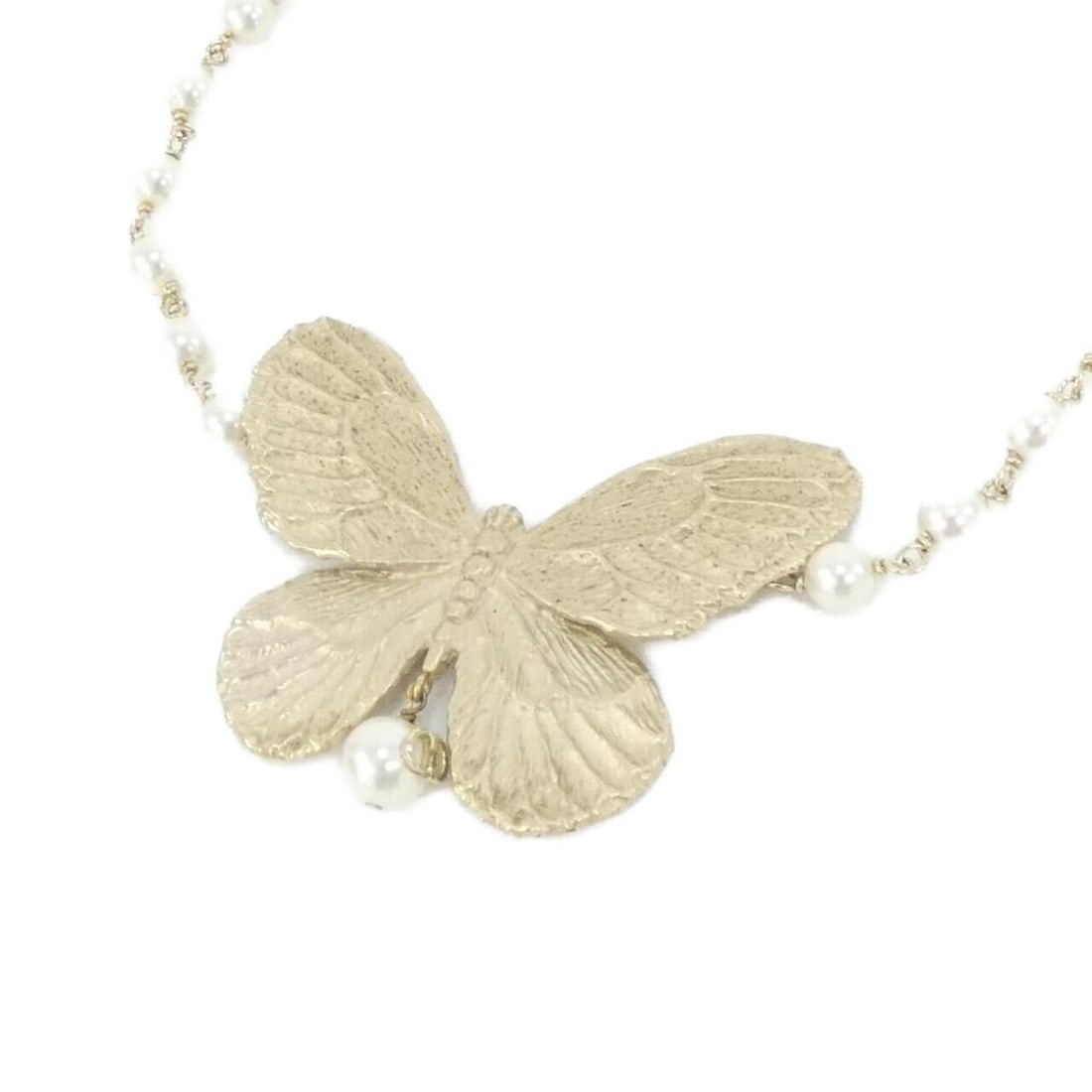 Christian Dior Metamorphose N2688WOMRS Choker: --- Catalog ---Category: SizePendant Size: 47mm x 60mm / 1.85'' x 2.36''Neck Circumference: 32 cm - 37 cm / 12.59'' - 14.56''Category: DesignColor: WhiteGender: WomenNecklace Type: NecklaceCategory: