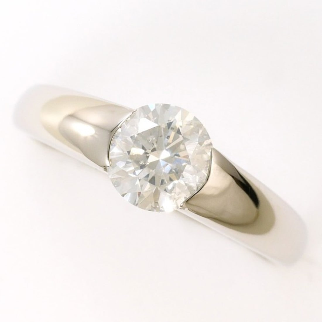 PT900 Platinum Ring with 0.897ct Diamond (I1 clarity), Certified, Total Weight 4.1g, Jewelry: --- Catalog ---Category: SizeWidth: 6mm / 0.24''Weight: 4.1g / 0.14oz.JP Size: 10.5US Size: 5.5Category: DesignType: Band ringColor: PlatinumMetal: PlatinumStone: DiamondGender: WomenMaterial: Platinu