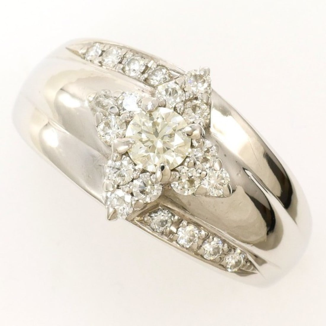 PT900 Platinum Ring, 1 Diamond (0.38ct) and 0.229ct (VVS2 clarity), Total Weight 6.5g, Jewelry (1 of 10)
