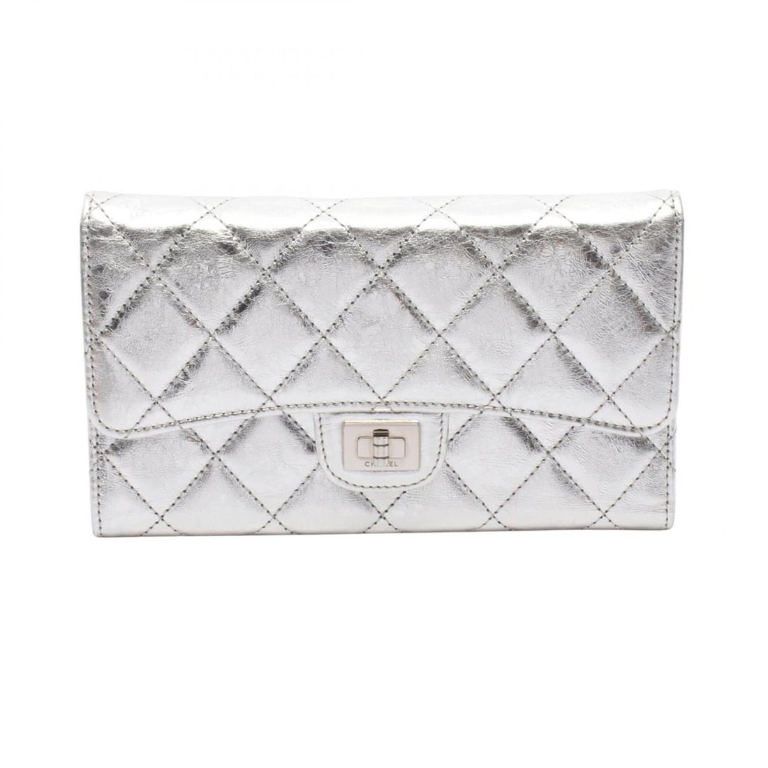 Chanel 2.55 Matelassé Metallic Tri-fold Long Wallet, Leather, Women's, Silver Tone: --- Catalog ---Category: SizeSize (HxWxD): 11cm x 18cm x 2cm / 4.33'' x 7.08'' x 0.78''Category: DesignType: Long wallet (tri-fold)Color: Metallic, SilverGender: WomenMaterial: Leather Category: Gener