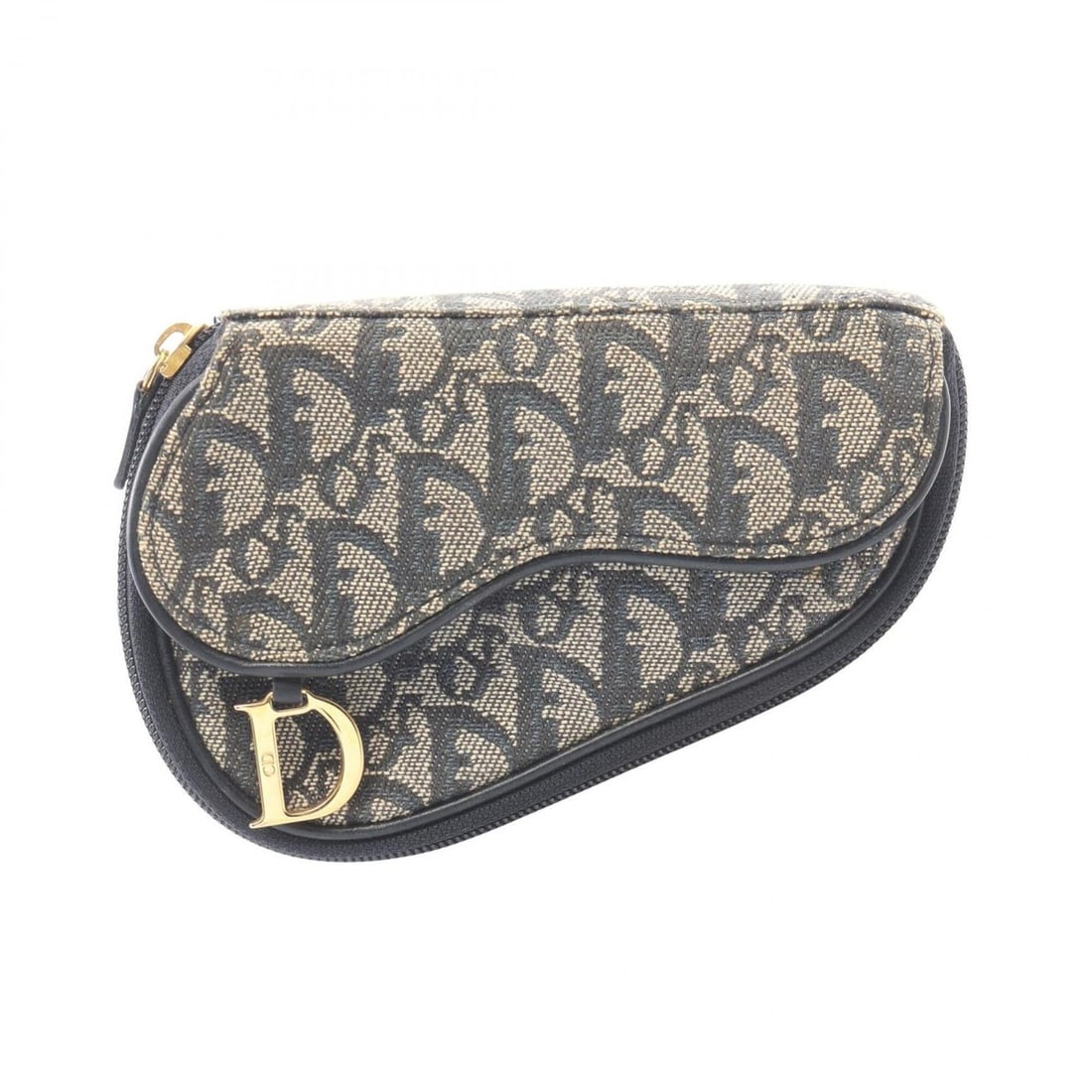 Christian Dior Trotter Saddle Bag Handbag Pouch Canvas Leather Women's White/Navy: --- Catalog ---Category: SizeSize (HxWxD): 11cm x 16cm / 4.33'' x 6.29''Category: DesignType: Handbag, Pouch, Saddle bagColor: Navy, WhiteGender: WomenMaterial: Canvas , Leather Category: GeneralBrand