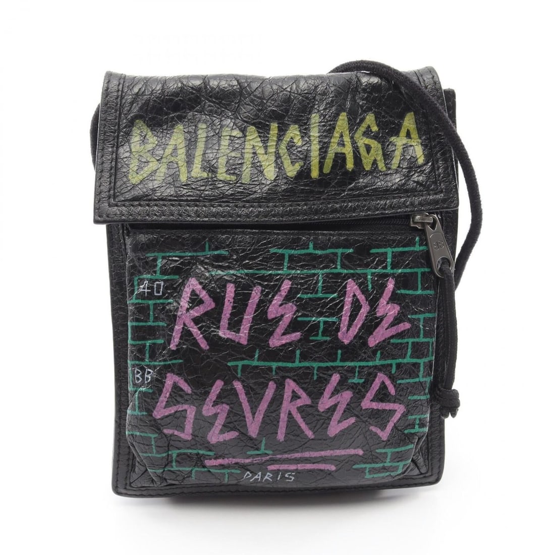 Balenciaga Explorer Handbag Pouch Strap Graffiti Shoulder Bag Leather Men's Women's Black Multicolor: --- Catalog ---Category: SizeSize (HxWxD): 19cm x 15cm x 3cm / 7.48'' x 5.9'' x 1.18''Category: DesignType: Handbag, Pouch, Shoulder bagColor: Black, Multi-colorGender: Men,WomenMaterial: Leather