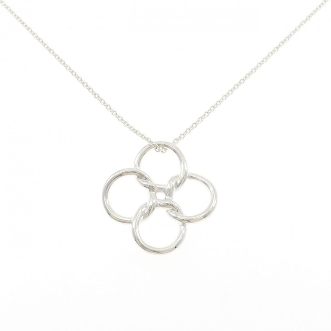 Tiffany 925 Necklace: --- Catalog ---Category: SizePendant Size: 27.6mm x 27.3mm / 1.08'' x 1.07''Neck Circumference: 40 cm / 15.74''Category: DesignGender: WomenMaterial: Silver 925Pendant Type: PendantNecklace Type: