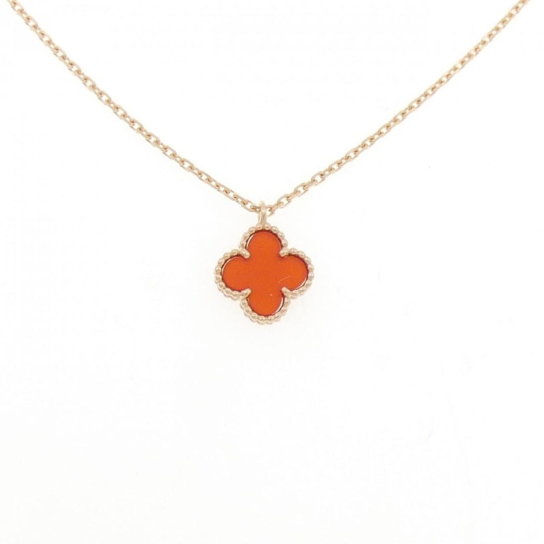 Van Cleef & Arpels Sweet Alhambra Necklace: --- Catalog ---Category: SizePendant Size: 9.1mm x 9.1mm / 0.35'' x 0.35''Neck Circumference: 38 cm - 40 cm / 14.96'' - 15.74''Category: DesignGender: WomenMaterial: Pink gold (18K)Pendant Type: Penda