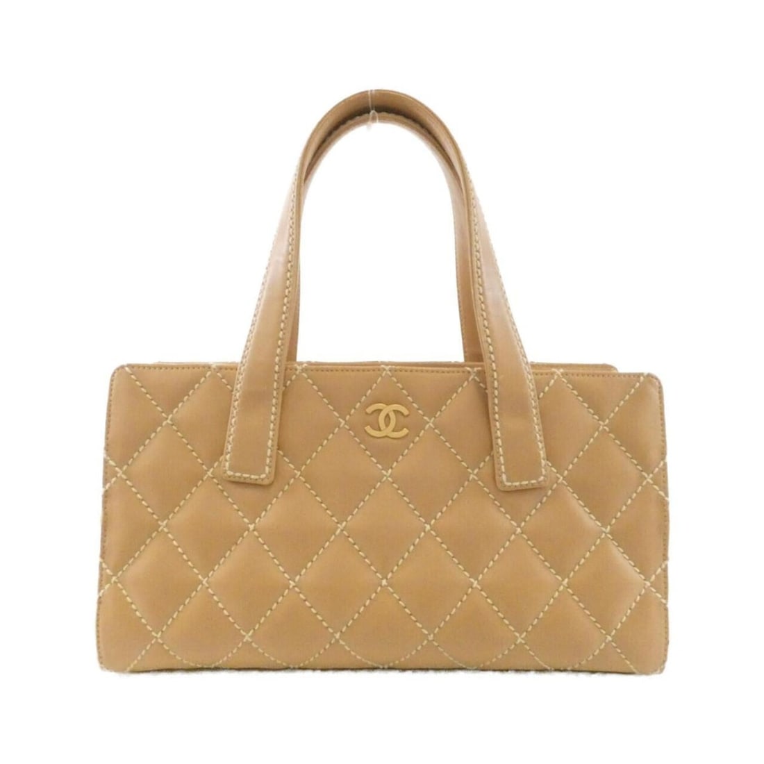 Chanel Wild Stitch Line 20668 Handbag: --- Catalog ---Category: SizeSize (HxWxD): 18cm x 33cm x 12cm / 7.08'' x 12.99'' x 4.72''Category: DesignType: HandbagColor: Beige, WhiteGender: WomenMaterial: Leather Hardware Color: Matte