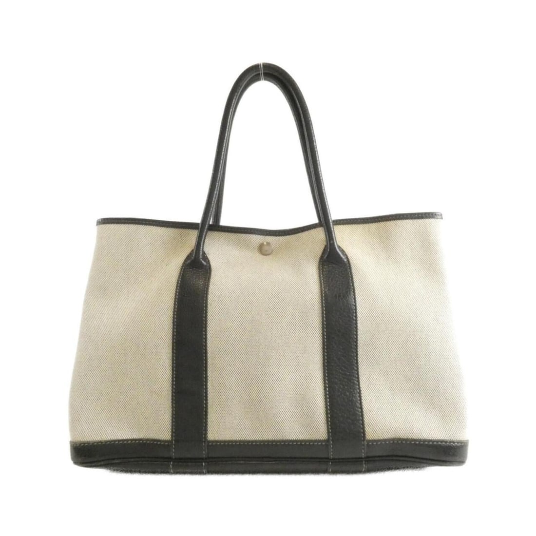 Hermes Garden Party 36cm 200151M Handbag: --- Catalog ---Category: SizeSize (HxWxD): 26cm x 36cm x 18cm / 10.23'' x 14.17'' x 7.08''Category: DesignType: HandbagColor: BlackGender: WomenMaterial: Toile H , Buffle skipper leather Category: