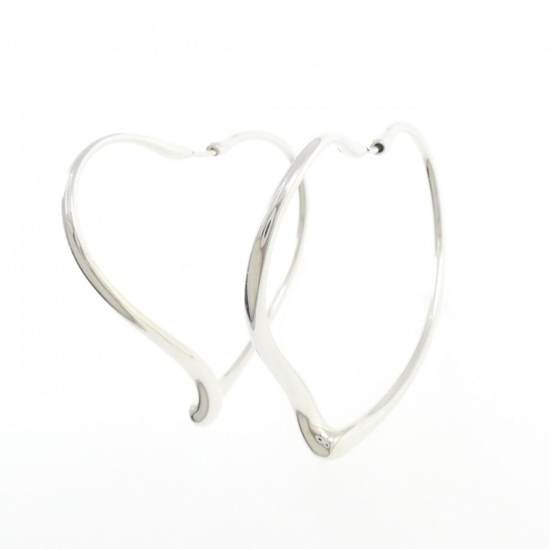Tiffany Open Heart Hoop Earrings: --- Catalog ---Category: SizeSize (HxWxD): 39.80mm x 4.40mm / 1.57'' x 0.17''Category: DesignType: Hoop earringsGender: WomenMaterial: Silver 925Category: GeneralBrand: Tiffany--- Item List