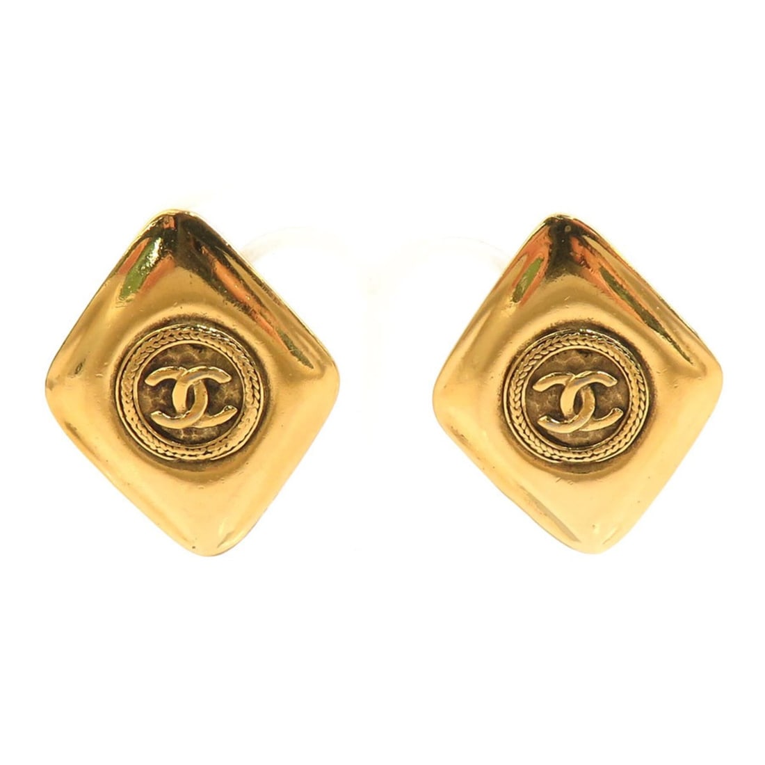 Chanel earrings, Coco Mark design, metal, gold, women's, e62033k: --- Catalog ---Category: SizeSize (HxWxD): 35.00mm x 28.00mm / 1.38'' x 1.10''Category: DesignType: Clip earringsColor: GoldGender: WomenMaterial: MetalCategory: GeneralBrand: ChanelCountry of Origin: