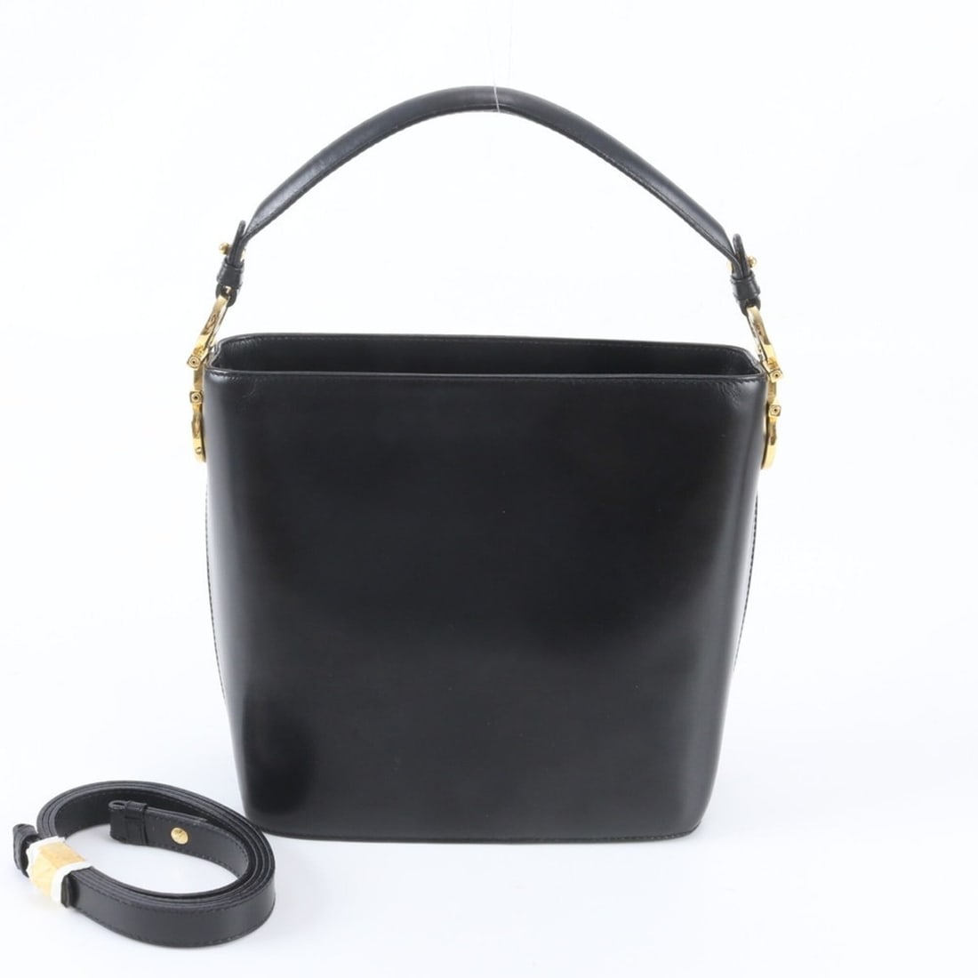 Salvatore Ferragamo Gancini Leather 2-Way Shoulder Bag/Handbag, Black, Women's: --- Catalog ---Category: SizeSize (HxWxD): 21cm x 21cm x 9cm / 8.26'' x 8.26'' x 3.54''Category: DesignType: Handbag, Shoulder bagColor: BlackGender: WomenMaterial: Leather Category: GeneralMPN: BR213