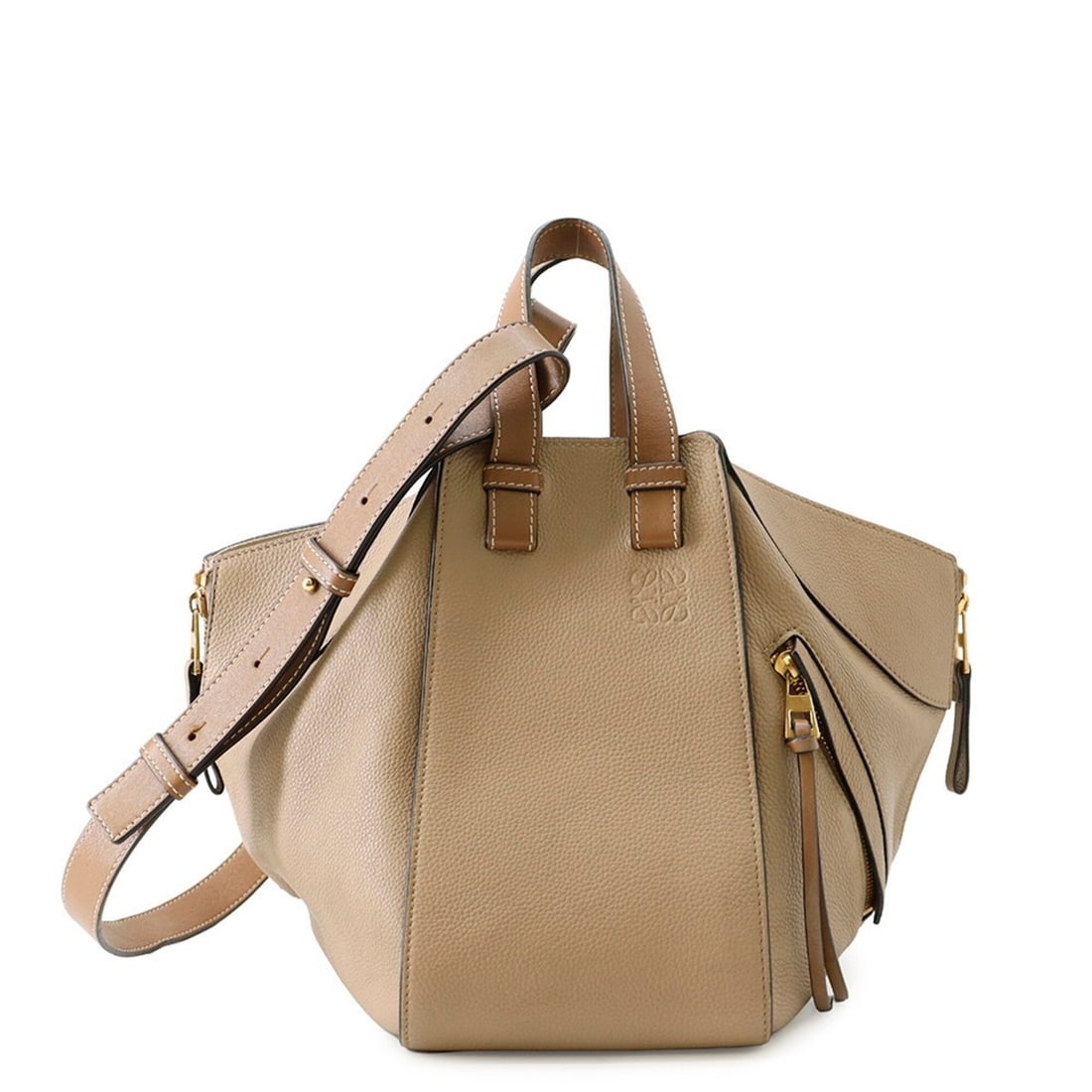 Loewe Hammock Small Handbag, Soft Grain Calf Leather, A538S35X51, 2-way, Handbag: --- Catalog ---Category: SizeSize (HxWxD): 24cm x 14cm x 27cm / 9.44'' x 5.51'' x 10.62''Category: DesignType: HandbagColor: SandGender: WomenMaterial: Leather Category: GeneralLine: HammockBrand: Loe