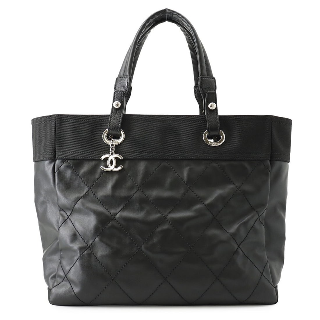 Chanel Matelassé Paris Biarritz Tote MM Coco Charm A34209 CHANEL Black Handbag Women's: --- Catalog ---Category: SizeSize (HxWxD): 30.5cm x 36cm x 14cm / 12'' x 14.17'' x 5.51''Category: DesignType: Tote bagColor: BlackGender: WomenMaterial: Leather , Canvas Category: GeneralBrand: Chane