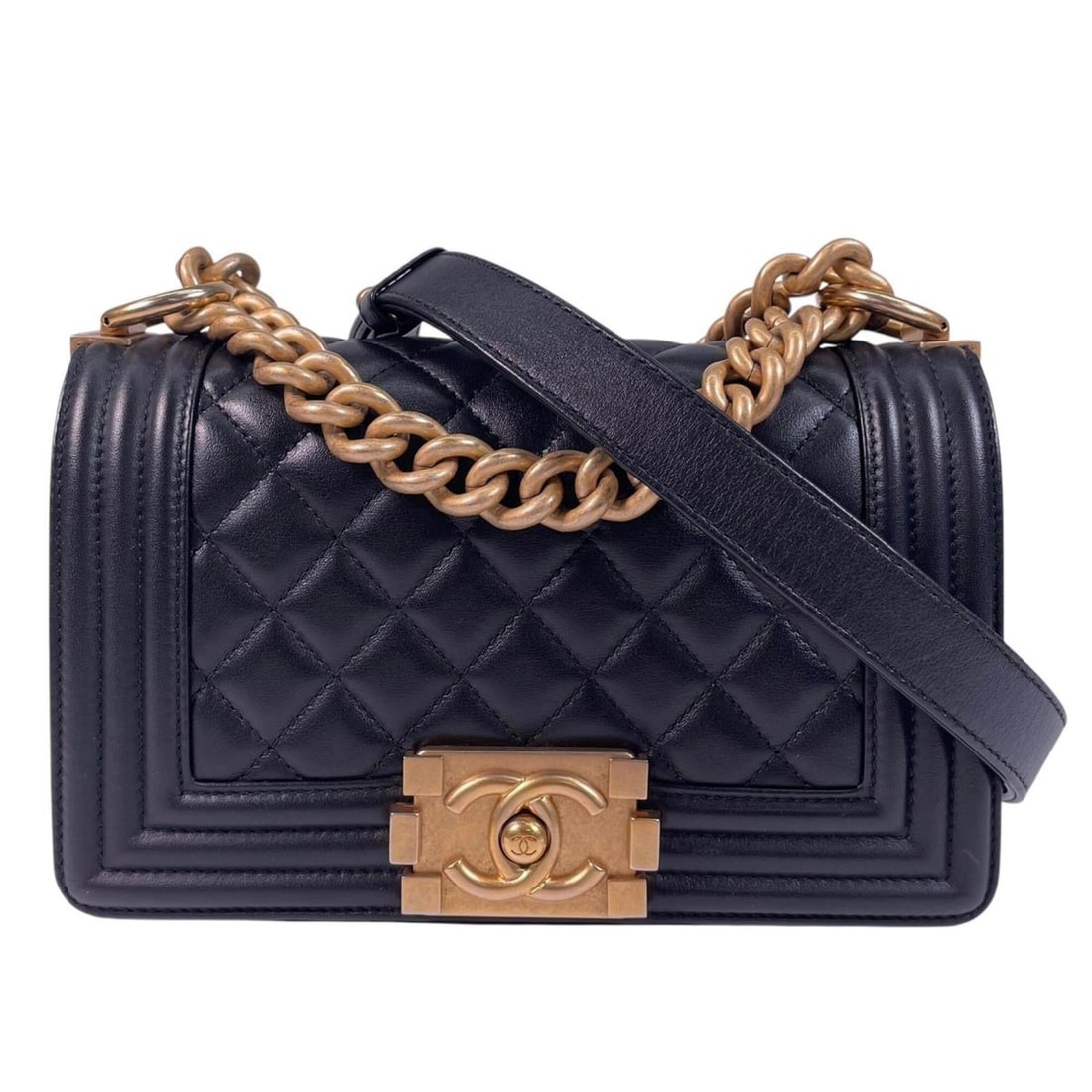 CHANEL Boy Chanel Chain Shoulder Bag, Matte Caviar Leather, Black, Women's: --- Catalog ---Category: SizeStrap Drop: 55cm / 21.65''Size (HxWxD): 14cm x 20cm x 7cm / 5.51'' x 7.87'' x 2.75''Strap Length: 106cm - 110cm / 41.73'' - 43.3''Category: DesignType: Shoulder bagColor: 