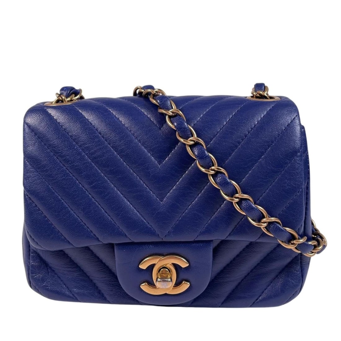 CHANEL V-stitch shoulder bag, lambskin, blue, women's.: --- Catalog ---Category: SizeStrap Drop: 53cm / 20.86''Size (HxWxD): 13cm x 17cm x 7cm / 5.11'' x 6.69'' x 2.75''Strap Length: 113cm / 44.48''Category: DesignType: Shoulder bagColor: BlueGender: Women