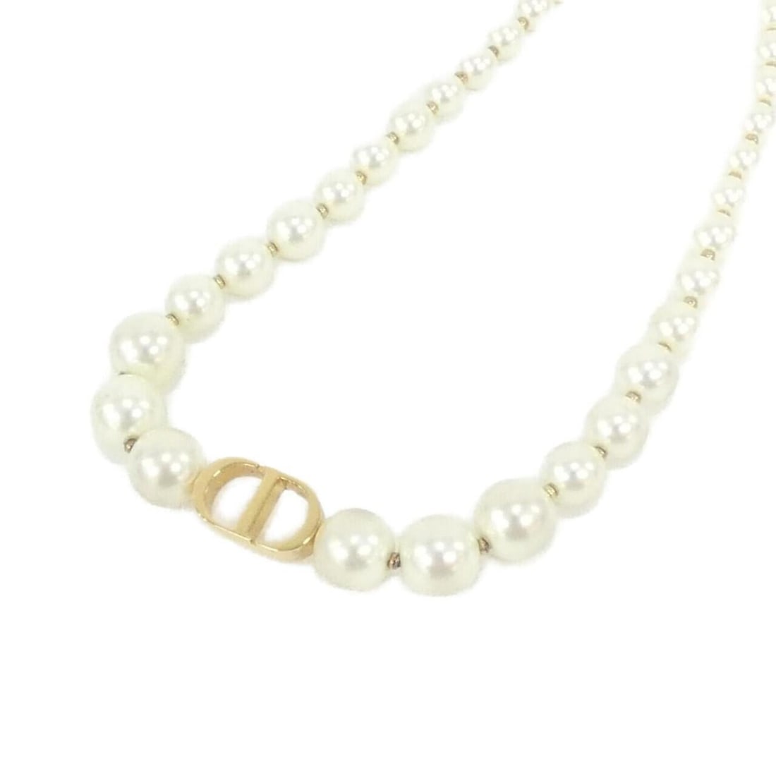 Christian Dior 30 Montaigne N1116MTGRS Necklace: --- Catalog ---Category: SizePendant Size: 10mm x 17mm / 0.39'' x 0.66''Neck Circumference: 33 cm - 37 cm / 12.99'' - 14.56''Category: DesignColor: Gold, WhiteGender: WomenNecklace Type: