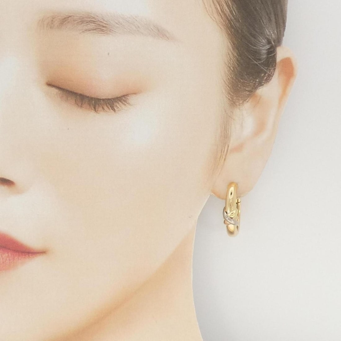 Cartier Three Gold Thread Earrings - 4