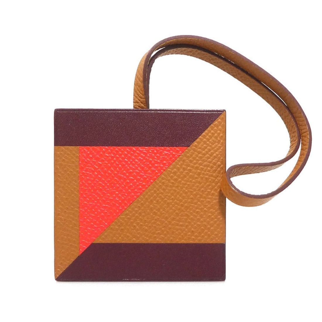Hermes HERMES Charm Les Trous Carre Leather Brown Men's Women's h32324c: --- Catalog ---Category: SizeSize (HxWxD): 200.00mm x 58.00mm / 7.87'' x 2.28''Category: DesignType: Handbag charmColor: BrownGender: Men,WomenMaterial: LeatherCategory: GeneralBrand: HermesCountry of