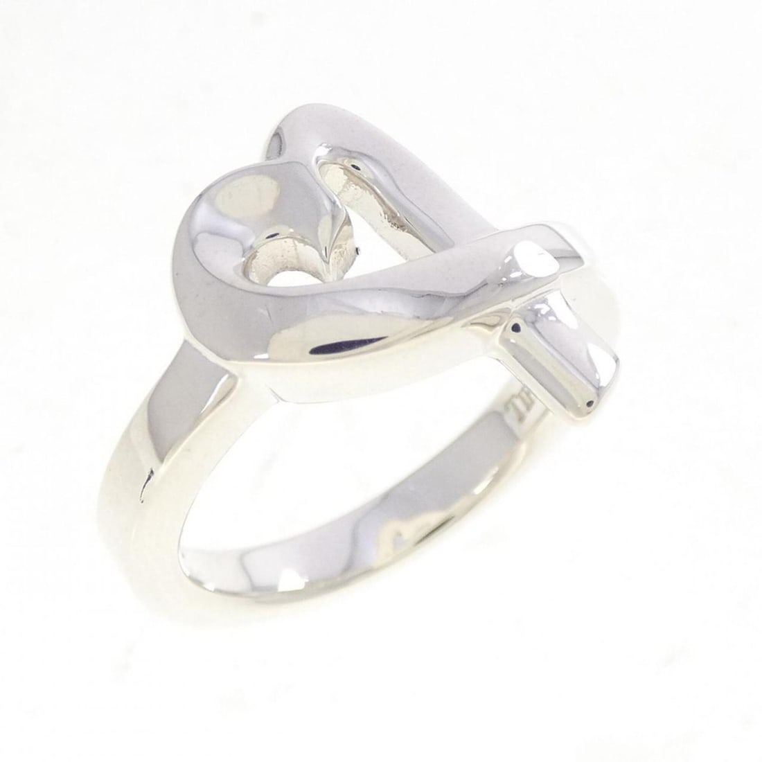 Tiffany Loving Heart Ring: --- Catalog ---Category: SizeJP Size: 9.0US Size: 5Category: DesignType: Band ringGender: WomenMaterial: Silver 925Category: GeneralBrand: Tiffany--- Item List ---Section: ConditionRanking: Rank A