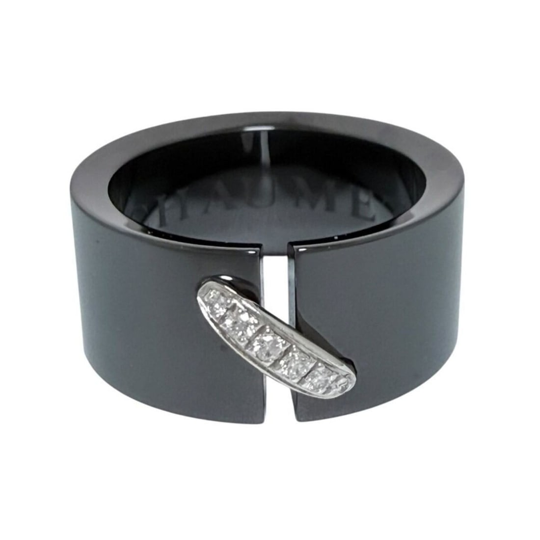 Chaumet men's and women's Liens ring, size 15 (55), 18K gold, black.: --- Catalog ---Category: SizeUS Size: 7.5Brand Size: 55Category: DesignType: Band ringColor: BlackGender: Men,WomenMaterial: White gold (18K)Category: GeneralBrand: Chaumet--- Item List ---Section: Co