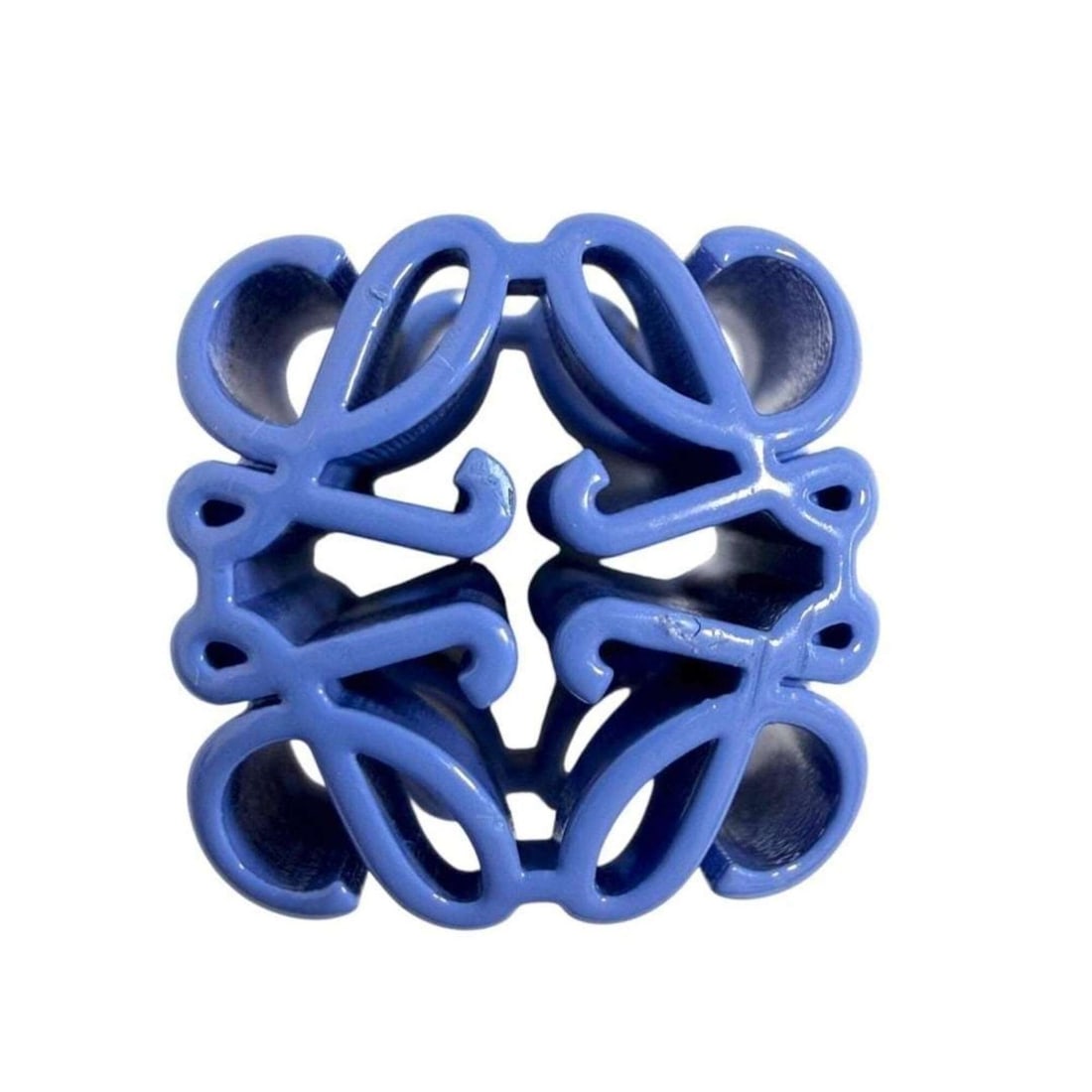Loewe Men's & Women's Anagram Bombe Customizable Dice Charm: --- Catalog ---Category: DesignType: Italian charmColor: BlueGender: Men,WomenCategory: GeneralBrand: Loewe--- Item List ---Section: ConditionRanking: Rank B Used - Traces of usage, damages / dirt can