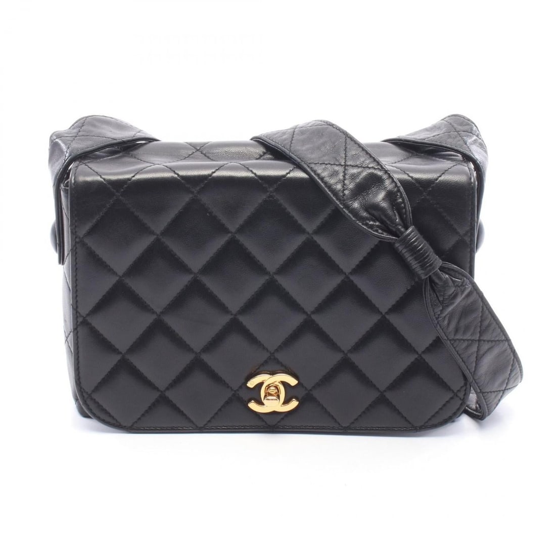 Chanel Matelassé Shoulder Bag/Handbag, Lambskin Leather, Women's, Black: --- Catalog ---Category: SizeSize (HxWxD): 15cm x 22.5cm x 6.5cm / 5.9'' x 8.85'' x 2.55''Category: DesignType: Handbag, Shoulder bagColor: BlackGender: WomenMaterial: Leather Hardware Color: GoldLeat