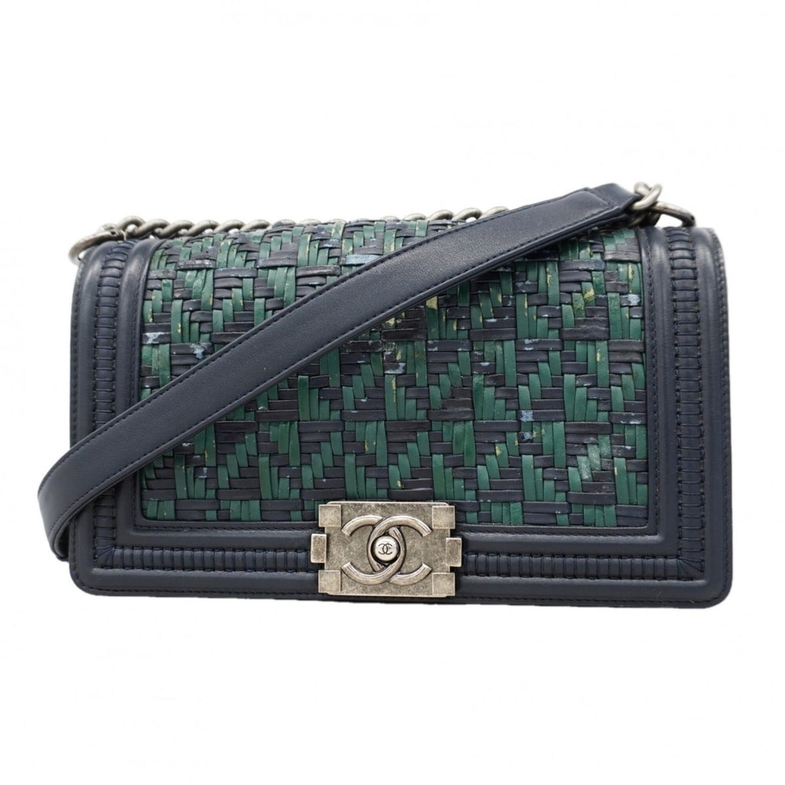 Chanel Boy Chain Shoulder Bag, Leather, Navy Green, Women's, P3171554: --- Catalog ---Category: SizeSize (HxWxD): 14.5cm x 24cm x 8cm / 5.7'' x 9.44'' x 3.14''Category: DesignType: Shoulder bagColor: Green, NavyGender: WomenMaterial: Leather Hardware Color: SilverCategor