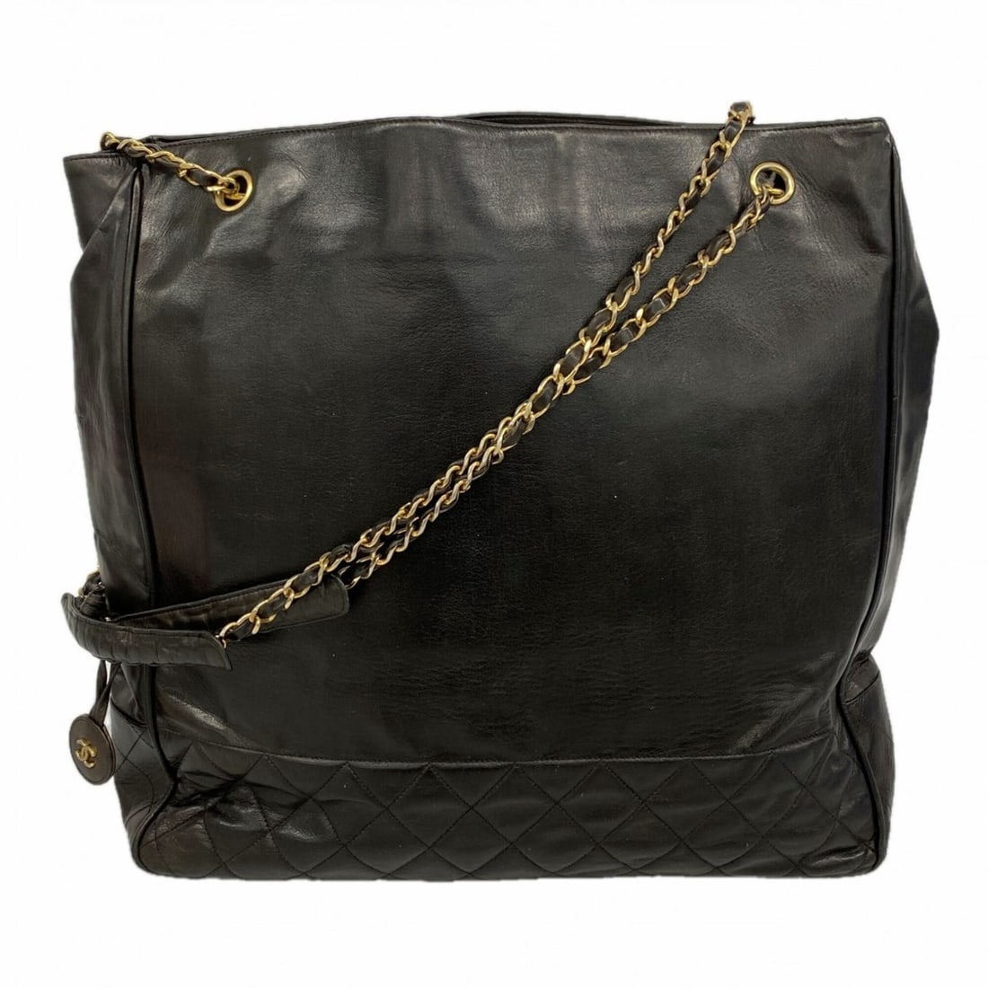 Chanel Tote Bag/Chain Tote, Matelassé Lambskin, Black, Women's, P3112541: --- Catalog ---Category: SizeSize (HxWxD): 37.5cm x 36.5cm x 10cm / 14.76'' x 14.37'' x 3.93''Category: DesignType: Tote bagColor: BlackGender: WomenMaterial: Leather Hardware Color: GoldLeather/Fur T