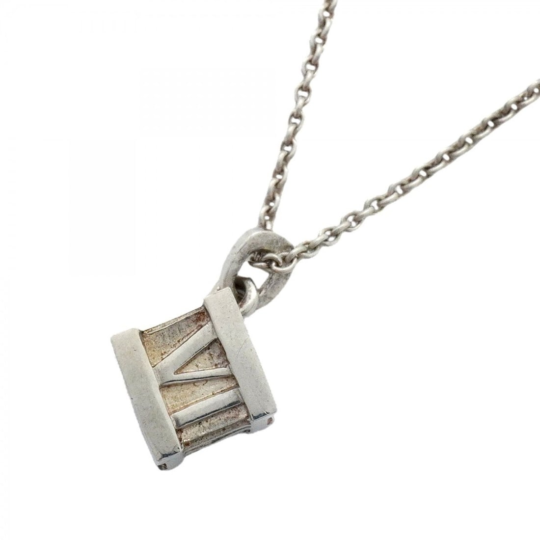 Tiffany & Co. Atlas Cube Necklace, Sterling Silver 925, Women's: --- Catalog ---Category: SizePendant Size: 19.8mm x 12mm / 0.77'' x 0.47''Neck Circumference: 41 cm / 16.14''Category: DesignGender: WomenMaterial: Silver 925Necklace Type: NecklaceCategory: GeneralBr