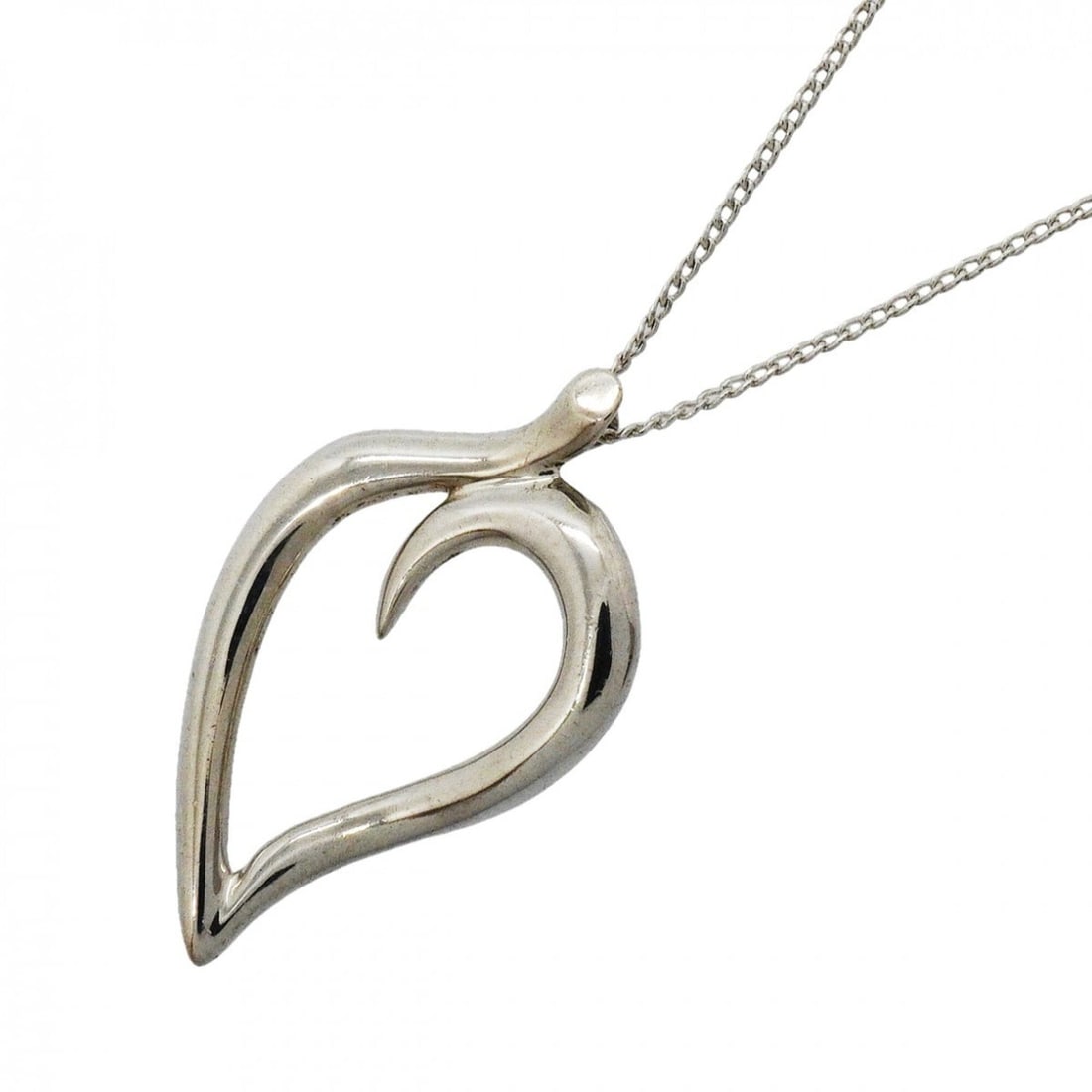 Tiffany & Co. Leaf Necklace, Sterling Silver 925, Women's: --- Catalog ---Category: SizePendant Size: 26.2mm x 16mm / 1.03'' x 0.62''Neck Circumference: 50.5 cm / 19.88''Category: DesignGender: WomenMaterial: Silver 925Necklace Type: NecklaceCategory: General