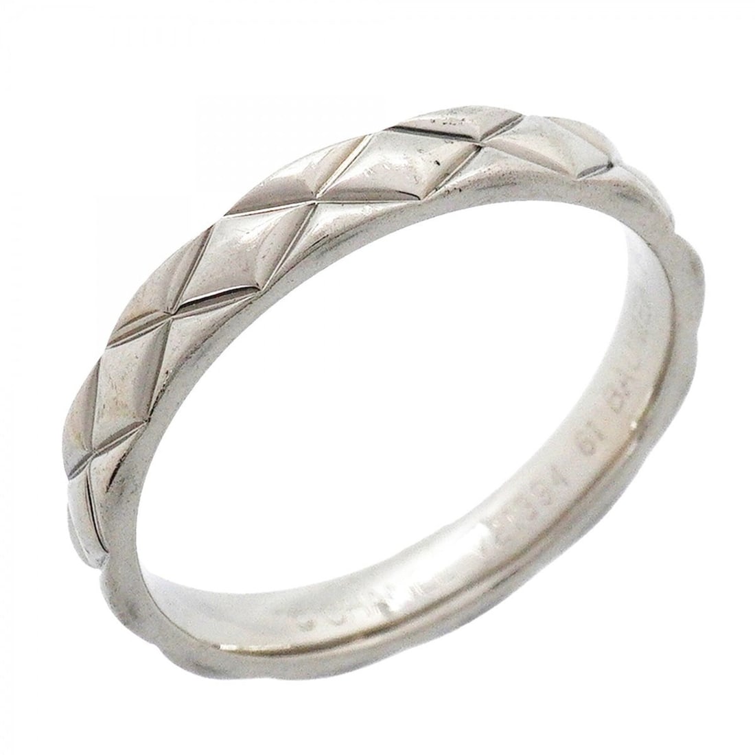 Chanel Matelassé Ring, Pt950 Platinum, Size 61, Men's, OP007293: --- Catalog ---Category: SizeUS Size: 10Brand Size: 61Category: DesignType: Band ringGender: MenMaterial: Platinum 950Category: GeneralBrand: Chanel--- Item List ---Section: ConditionRanking: Rank AB 