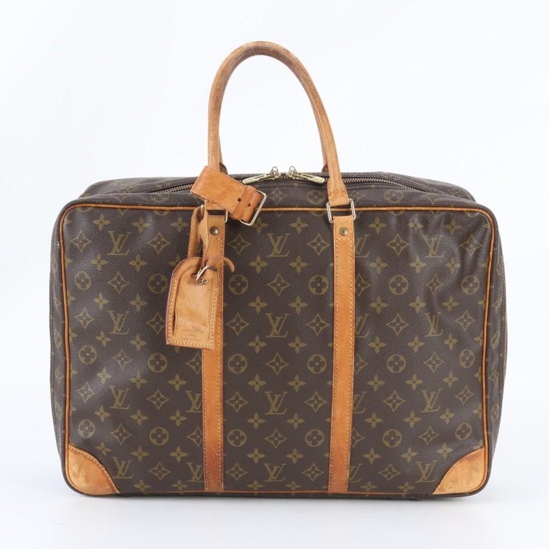 Louis Vuitton Monogram Sirius 45 M41408 Leather Boston Handbag Tote Bag Travel for Men: --- Catalog ---Category: SizeSize (HxWxD): 31cm x 45cm x 13cm / 12.2'' x 17.71'' x 5.11''Category: DesignType: Boston bag, Tote bagColor: BrownGender: MenMaterial: Leather , Coated canvas Category: Ge
