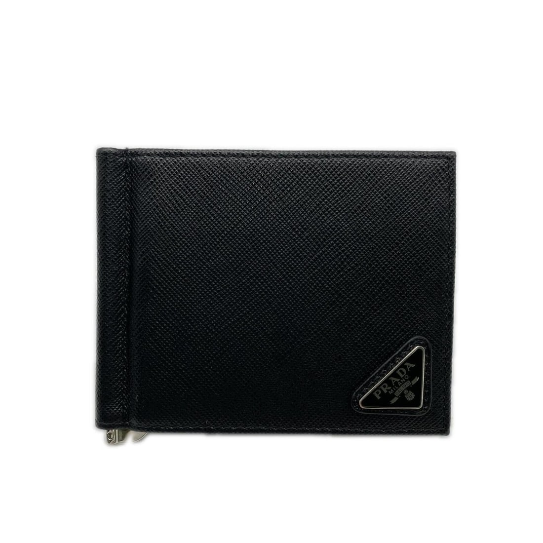 PRADA Prada Saffiano Triangle Logo Bi-fold Wallet 2MN077 Money Clip Black Men's: --- Catalog ---Category: SizeSize (HxWxD): 8.5cm x 11cm x 8.00mm / 3.34'' x 4.33'' x 0.31''Category: DesignType: Money clipColor: BlackGender: MenClosure: OpenMaterial: Saffiano Category: GeneralLine: