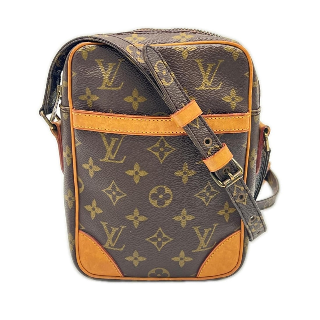 LOUIS VUITTON Monogram Danube M45266 Shoulder Bag, Brown/Beige Leather, Men's: --- Catalog ---Category: SizeSize (HxWxD): 21cm x 15cm x 5cm / 8.26'' x 5.9'' x 1.96''Strap Length: 128cm / 50.39''Category: DesignType: Shoulder bagColor: Beige, BrownGender: MenClosure: ZipperMateri
