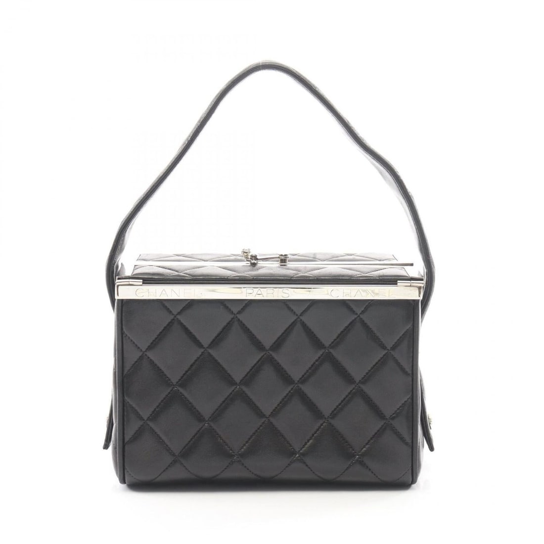 Chanel Matelassé Handbag, Lambskin Leather, Women's, Black: --- Catalog ---Category: SizeSize (HxWxD): 13.5cm x 19cm x 10cm / 5.31'' x 7.48'' x 3.93''Category: DesignType: HandbagColor: BlackGender: WomenMaterial: Leather Leather/Fur Type: LambskinCategory: Ge