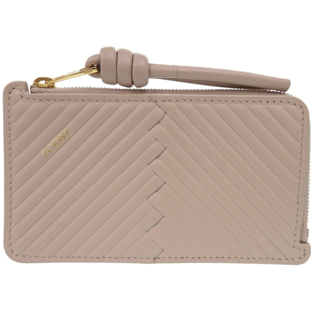 Loewe Knot Fragment Case CEM1Z40X04 Wallet/Coin Leather Beige 1491LOEWE: --- Catalog ---Category: SizeSize (HxWxD): 7.5cm x 13cm x 1cm / 2.95'' x 5.11'' x 0.39''Category: DesignType: Coin purse/coin caseColor: BeigeGender: WomenMaterial: Leather Category: GeneralMPN: CEM1Z