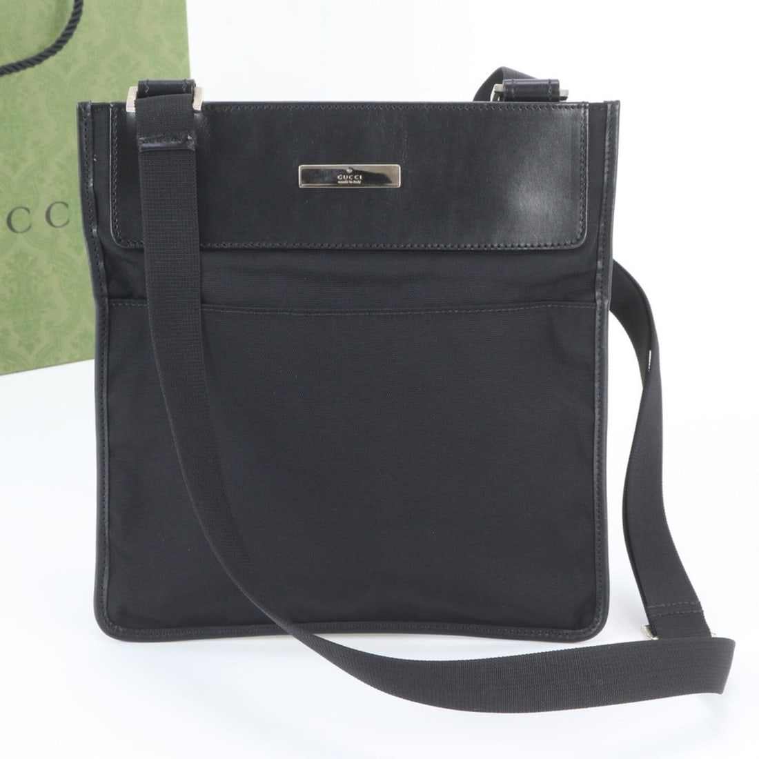 Gucci GG Canvas 019 0348 Leather Shoulder Bag Messenger for Men: --- Catalog ---Category: SizeSize (HxWxD): 25cm x 24cm x 5.00mm / 9.84'' x 9.44'' x 0.19''Category: DesignType: Messenger bag, Shoulder bagColor: BlackGender: MenMaterial: Leather , Nylon Category: Ge