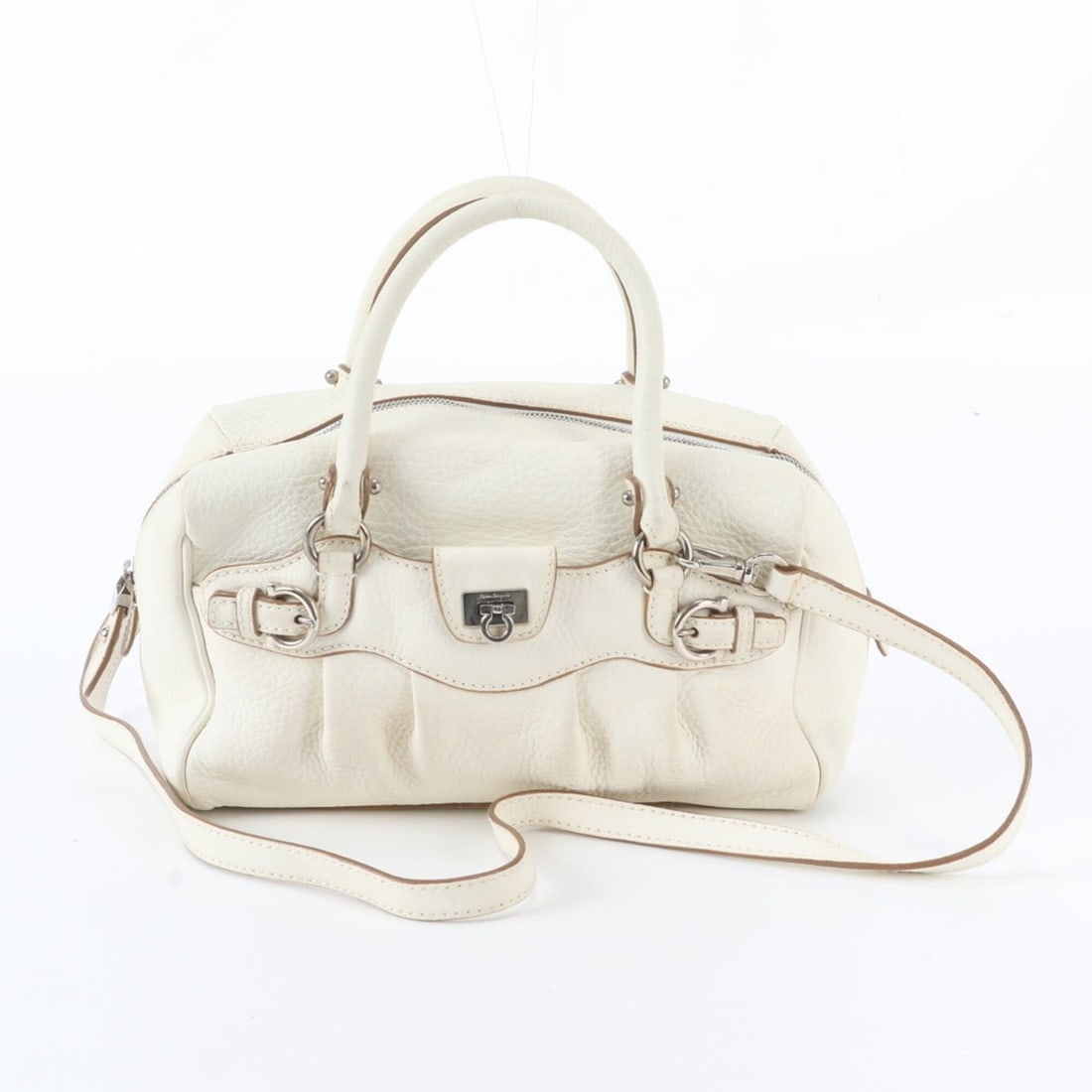 Salvatore Ferragamo Gancini Leather 2-Way Shoulder Bag Mini Boston Tote for Women: --- Catalog ---Category: SizeSize (HxWxD): 15cm x 23cm x 8cm / 5.9'' x 9.05'' x 3.14''Category: DesignType: Boston bag, Shoulder bag, Tote bagColor: WhiteGender: WomenMaterial: Leather Category: Gener