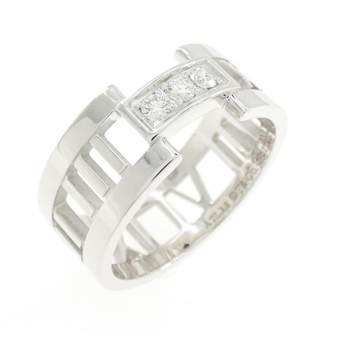 Tiffany Atlas Ring: --- Catalog ---Category: SizeJP Size: 15.5US Size: 7.5Category: DesignType: Band ringGender: WomenMaterial: White gold (18K)Category: GeneralBrand: Tiffany--- Item List ---Section: ConditionRanking: R
