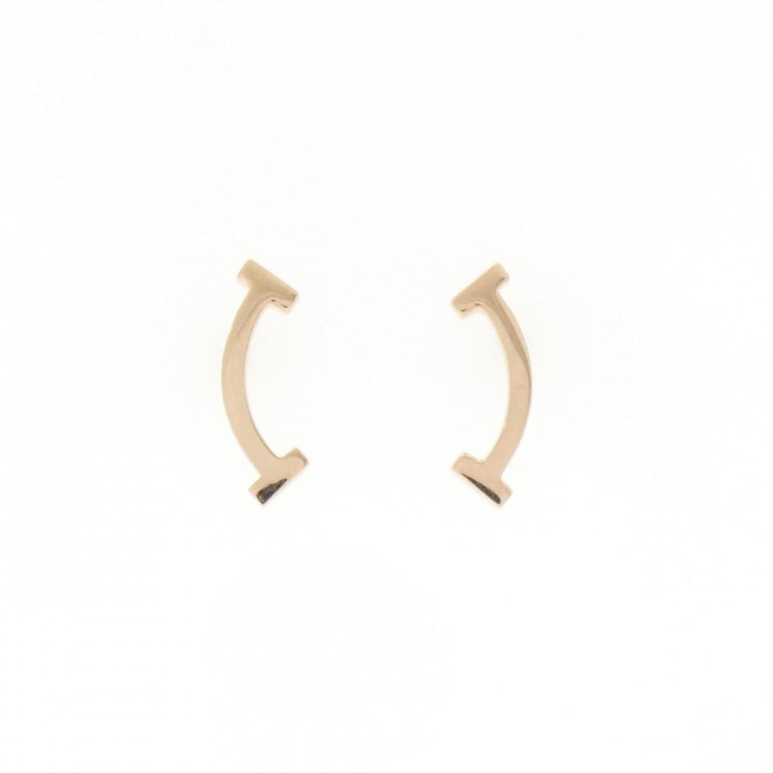 Tiffany T Smile Earrings: --- Catalog ---Category: SizeSize (HxWxD): 13.30mm x 4.40mm / 0.52'' x 0.17''Category: DesignType: Stud earringsGender: WomenMaterial: Pink gold (18K)Category: GeneralMPN: 60150754Brand: Tiffany---