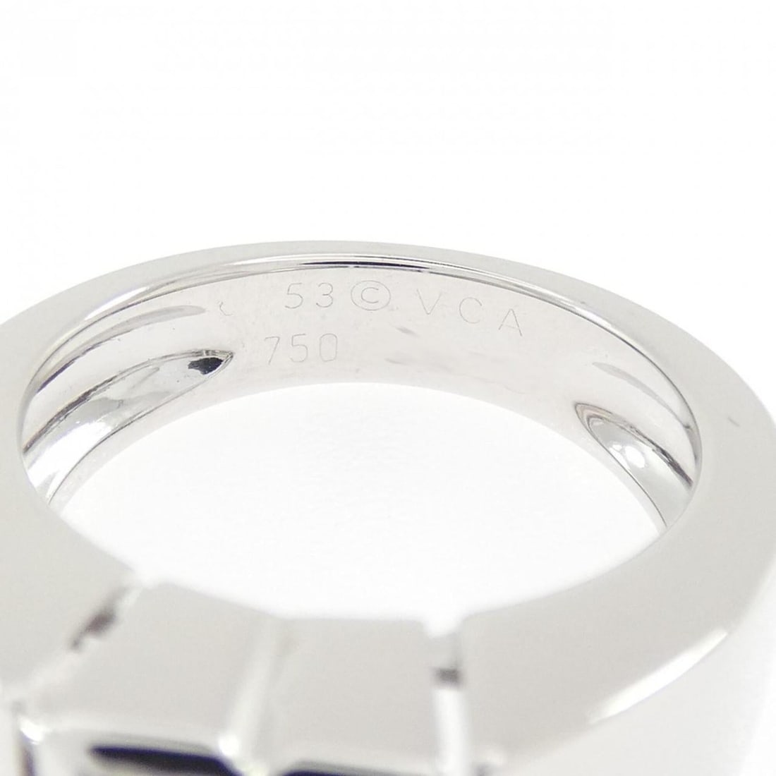 Van Cleef & Arpels J Ring - 4