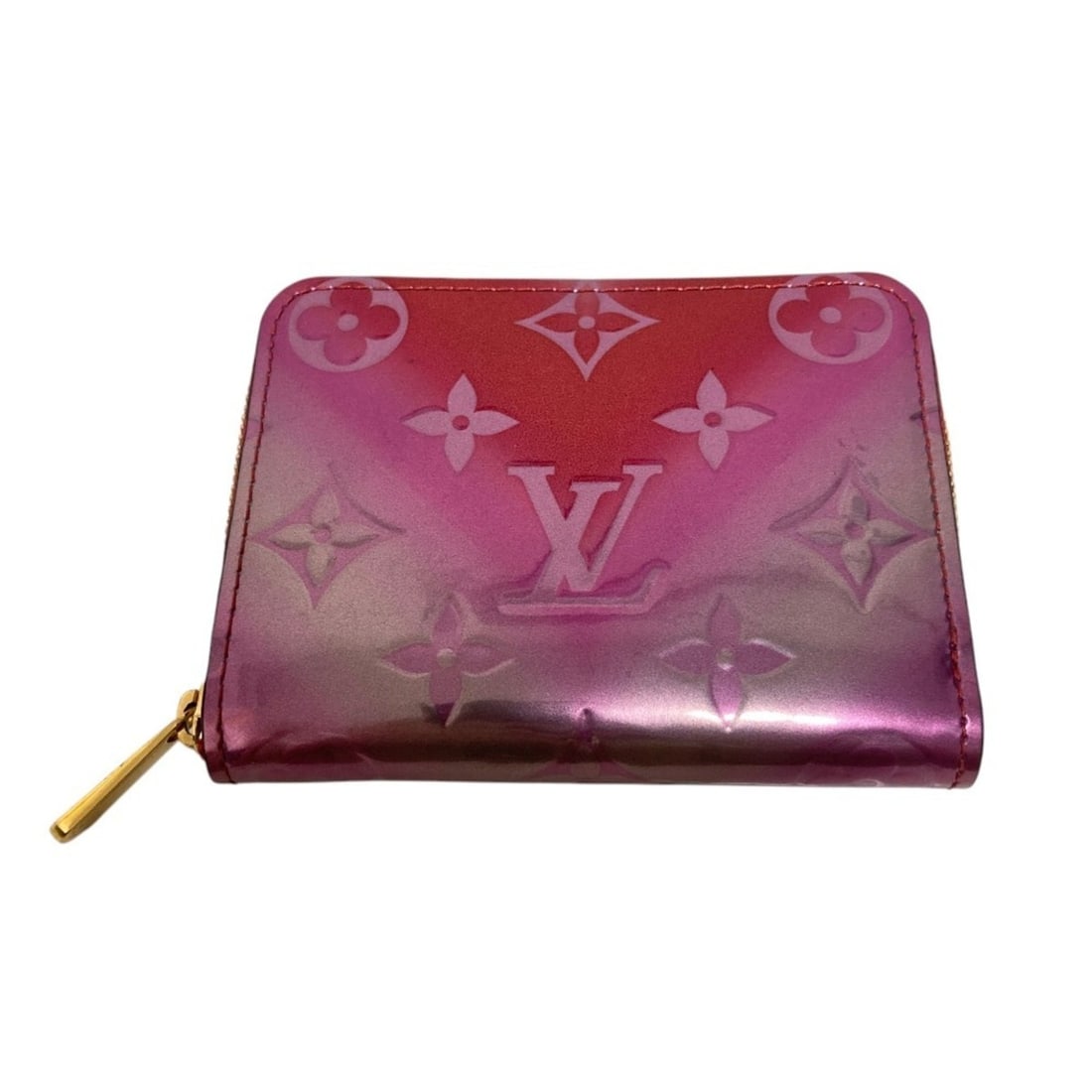 LOUIS VUITTON Louis Vuitton Valentine's Day Limited Edition Monogram Vernis Zippy Coin Purse M90523: --- Catalog ---Category: SizeSize (HxWxD): 9cm x 11cm x 2cm / 3.54'' x 4.33'' x 0.78''Category: DesignType: Coin purse/coin caseColor: Metallic pinkGender: WomenMaterial: Monogram Vernis Category: Gen